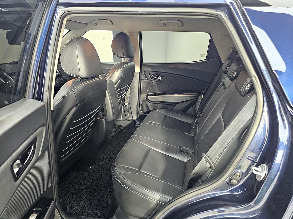 Ssangyong Tivoli - Vista 11