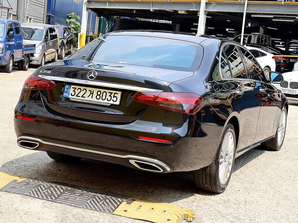 Mercedes Benz E class - Vista 6