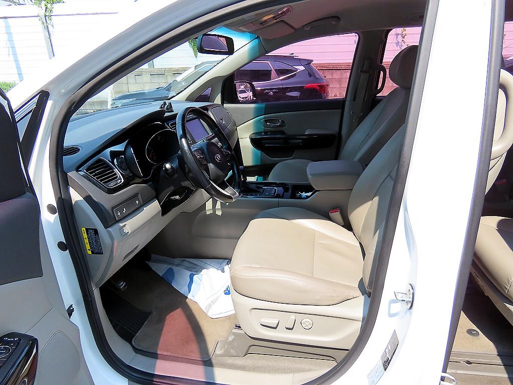 KIA Carnival - Vista 7