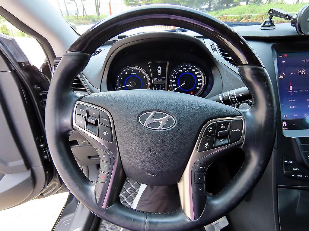 HYUNDAI Grandeur - Vista 10
