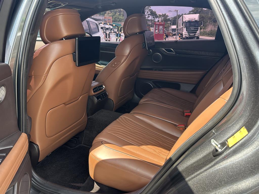 Genesis G80 - Vista 11