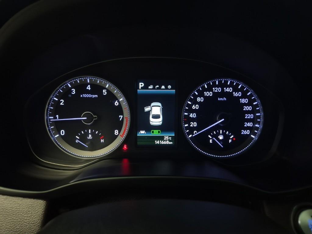 HYUNDAI Grandeur - Vista 6