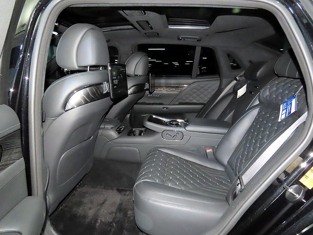 Genesis G90 - Vista 9