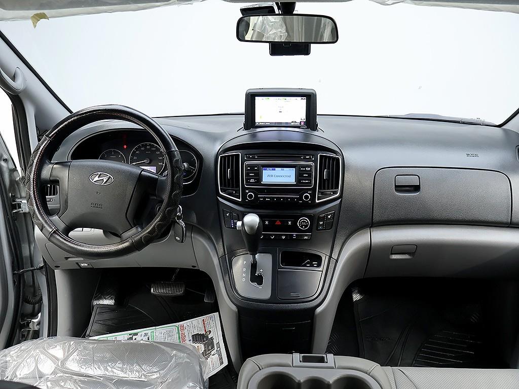 HYUNDAI Starex - Vista 7