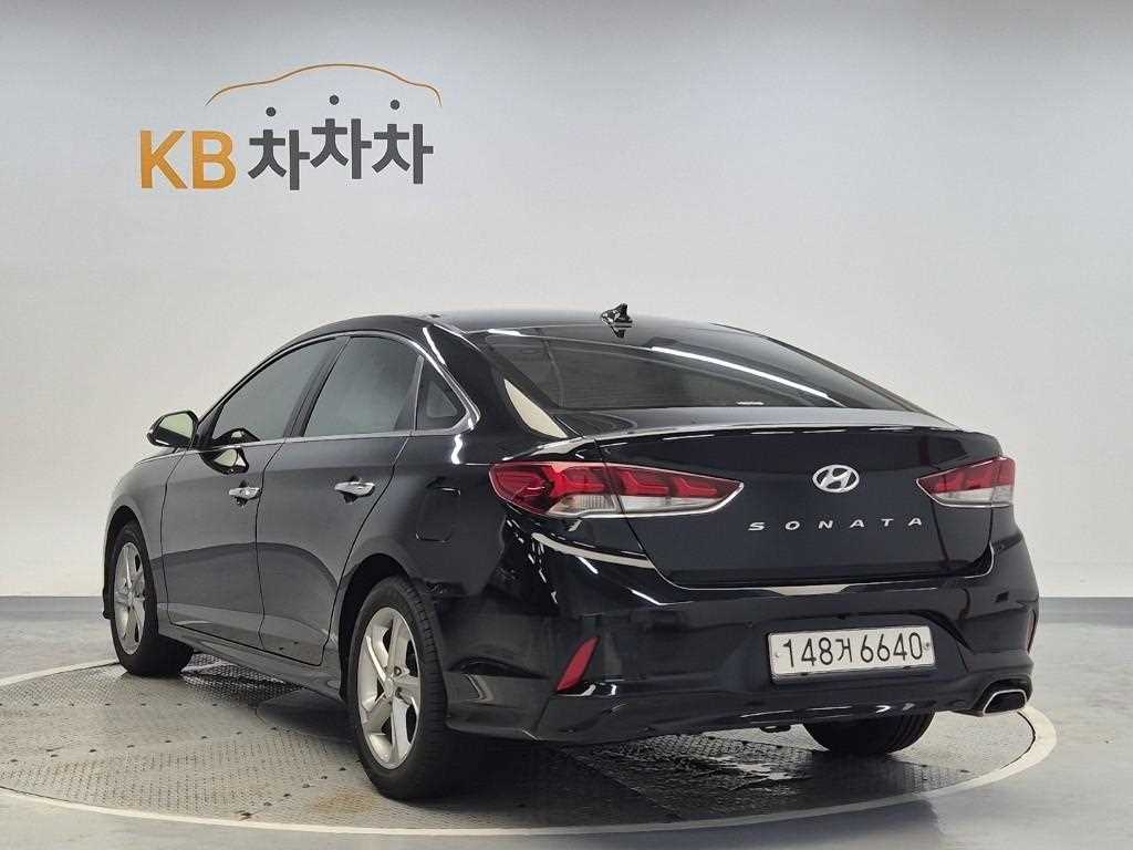 HYUNDAI Sonata - Vista 2