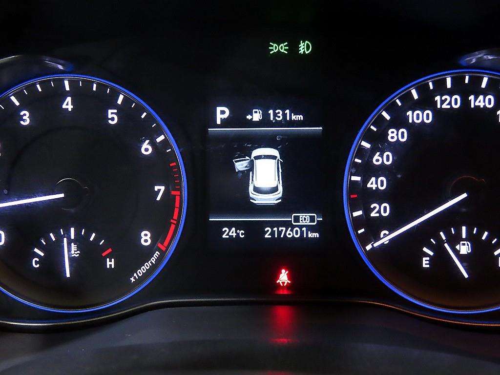 HYUNDAI Kona - Vista 11