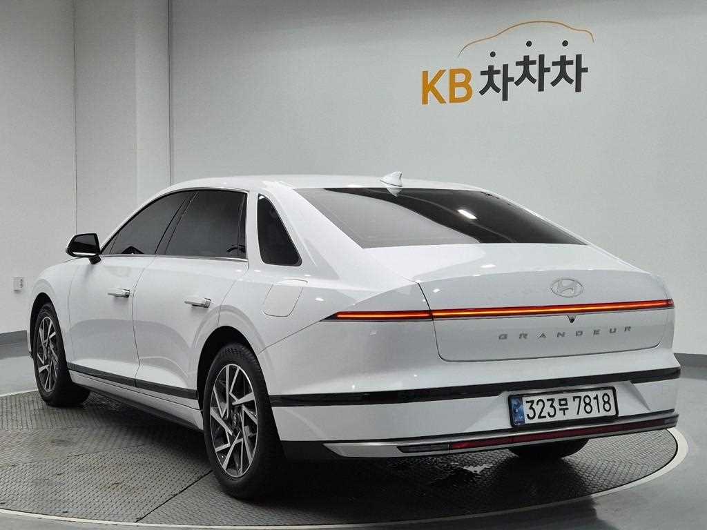 HYUNDAI Grandeur - Vista 2
