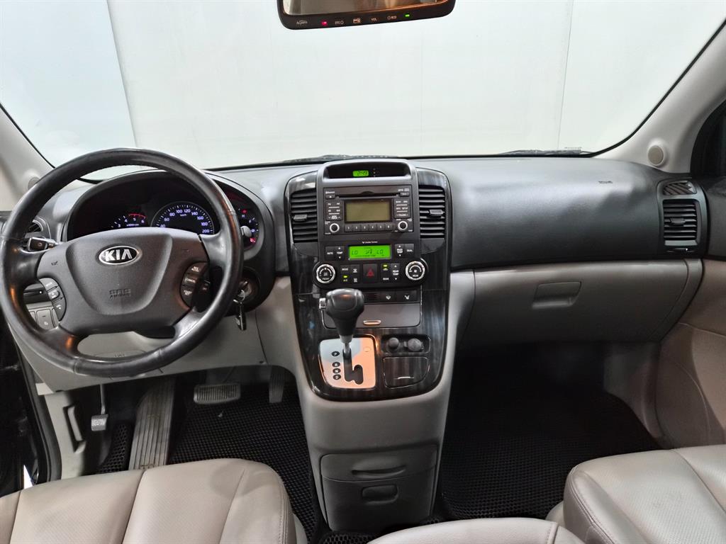 KIA Carnival - Vista 11