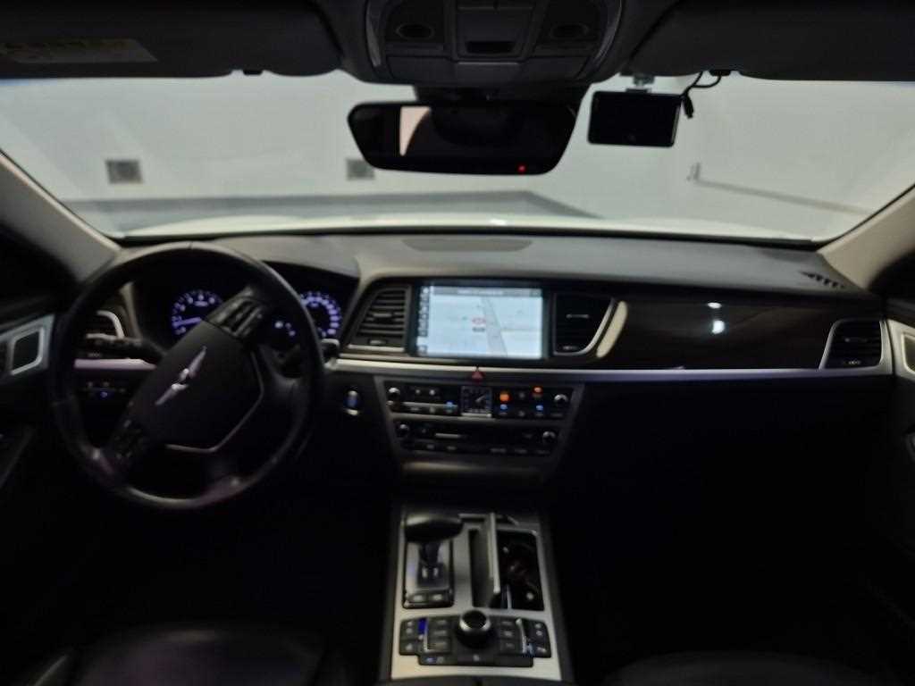 Genesis G80 - Vista 9