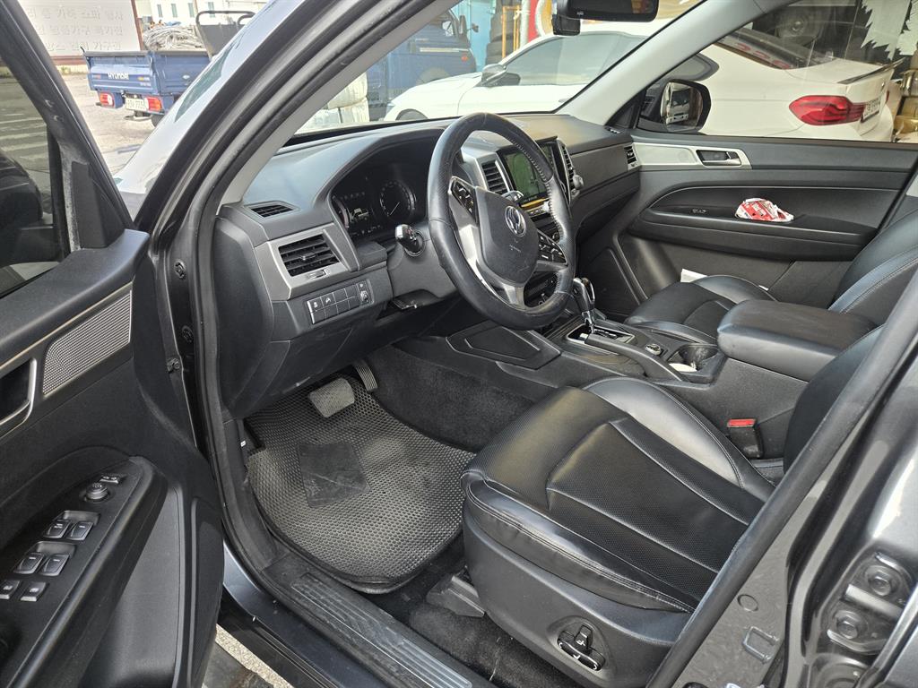 Ssangyong Rexton - Vista 8