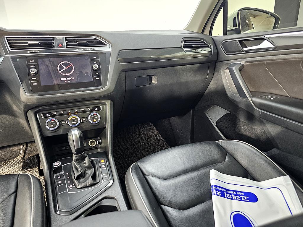 Volkswagen Tiguan - Vista 12