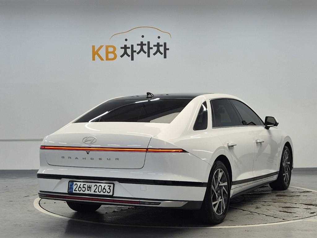 HYUNDAI Grandeur - Vista 3