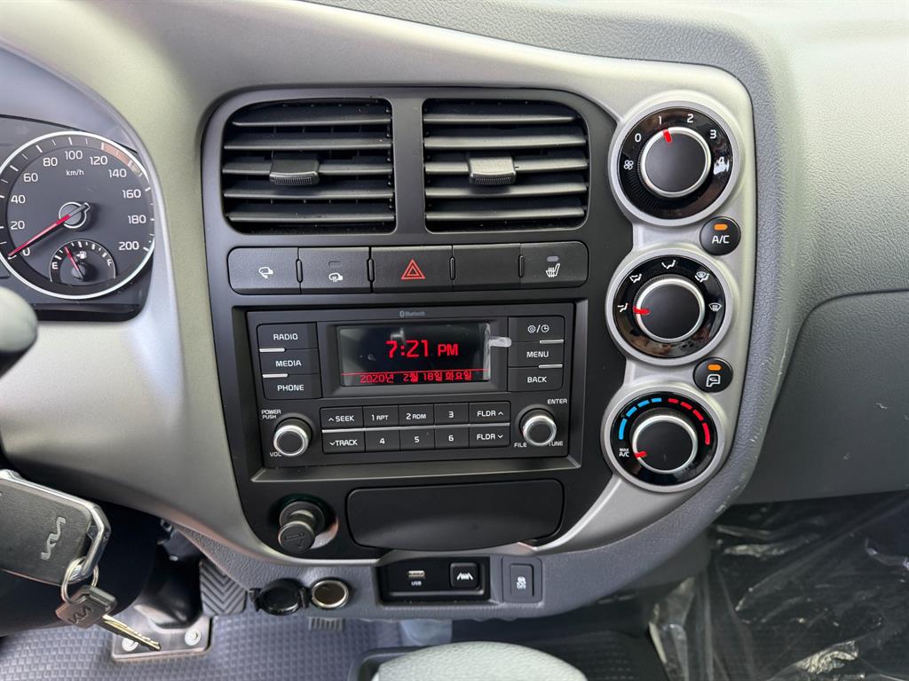 Small Truck Normal Box(High Deck) 2025 Blanco - Importación desde Corea - HF Imports Iquique - Foto 17