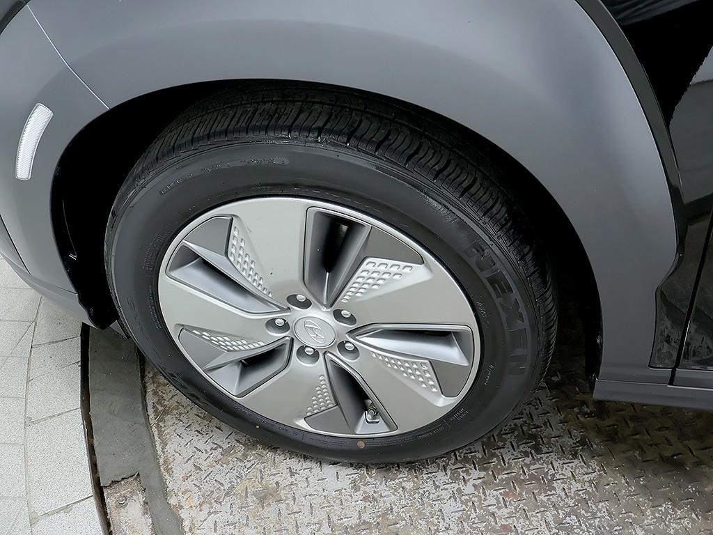 HYUNDAI Kona - Vista 10