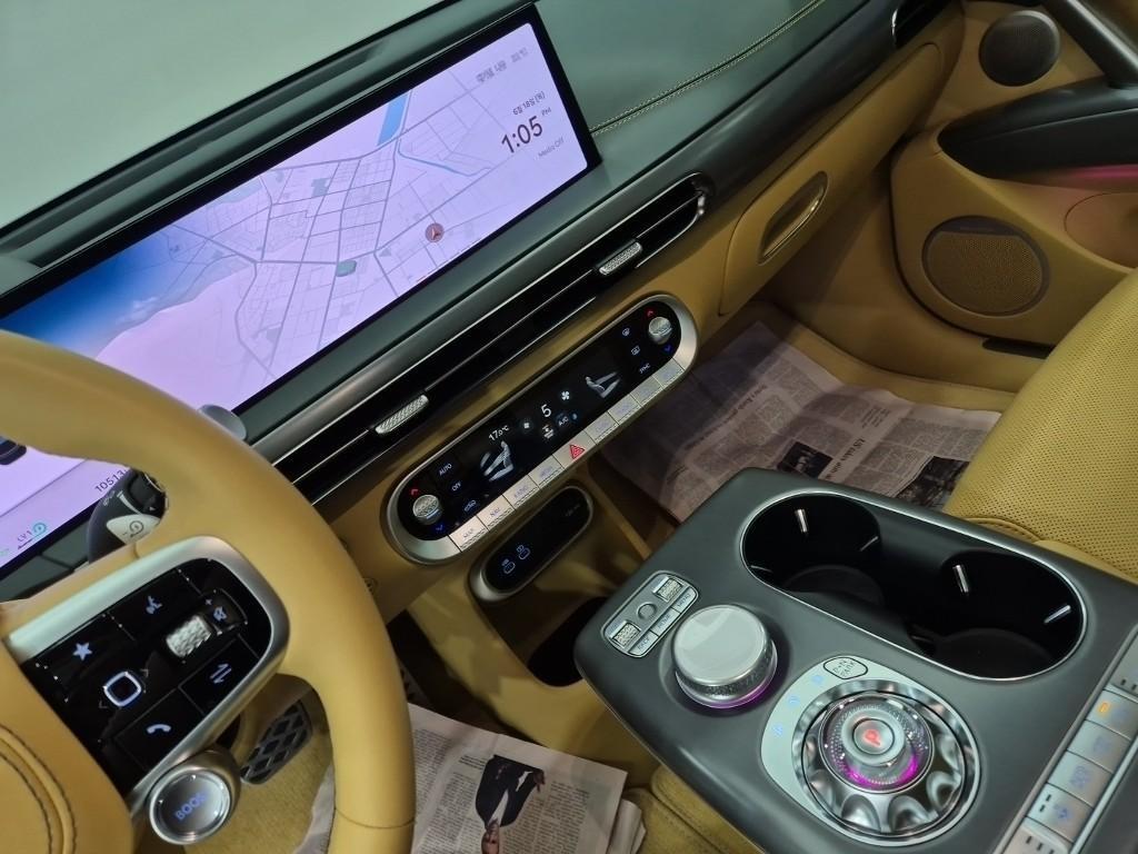 Genesis GV60 - Vista 12