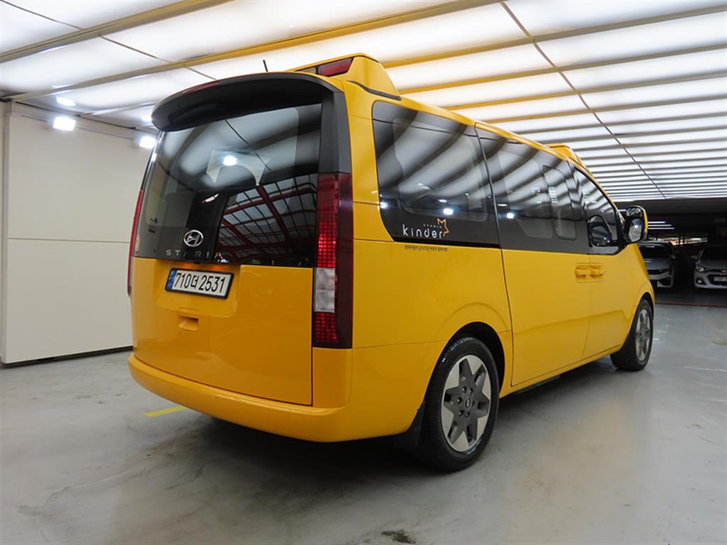 HYUNDAI Staria - Vista 6