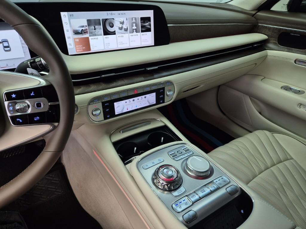 Genesis G90 - Vista 12