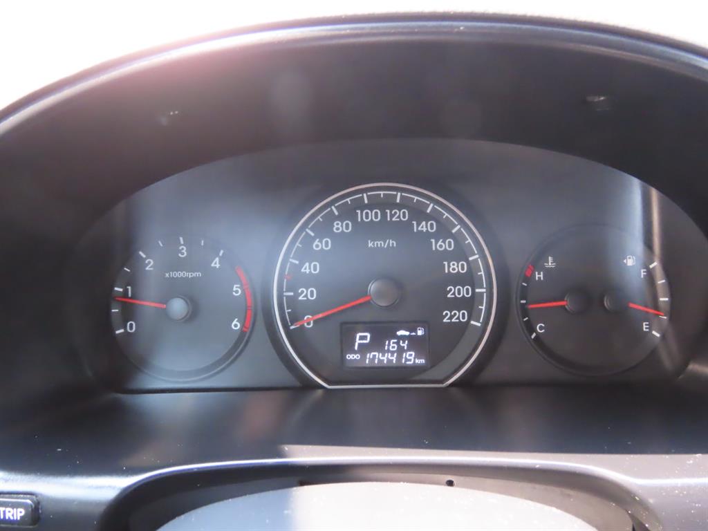 HYUNDAI Starex - Vista 10