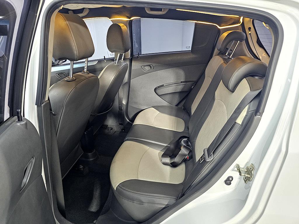 Chevrolet Spark - Vista 11
