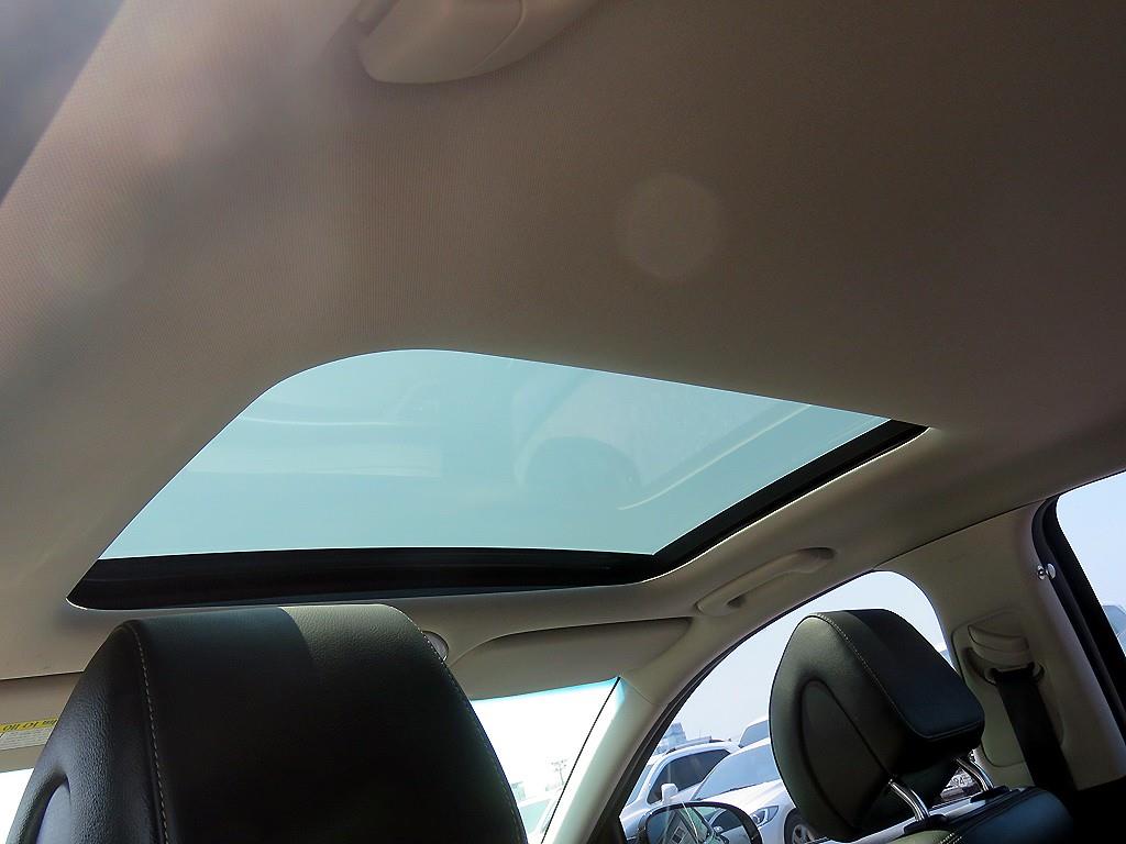 Genesis G70 - Vista 10