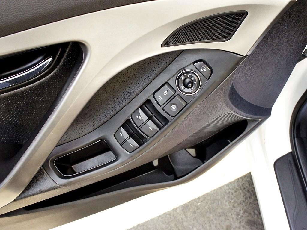 HYUNDAI Avante 2011 Blanco - Importación desde Corea - HF Imports Iquique - Foto 16