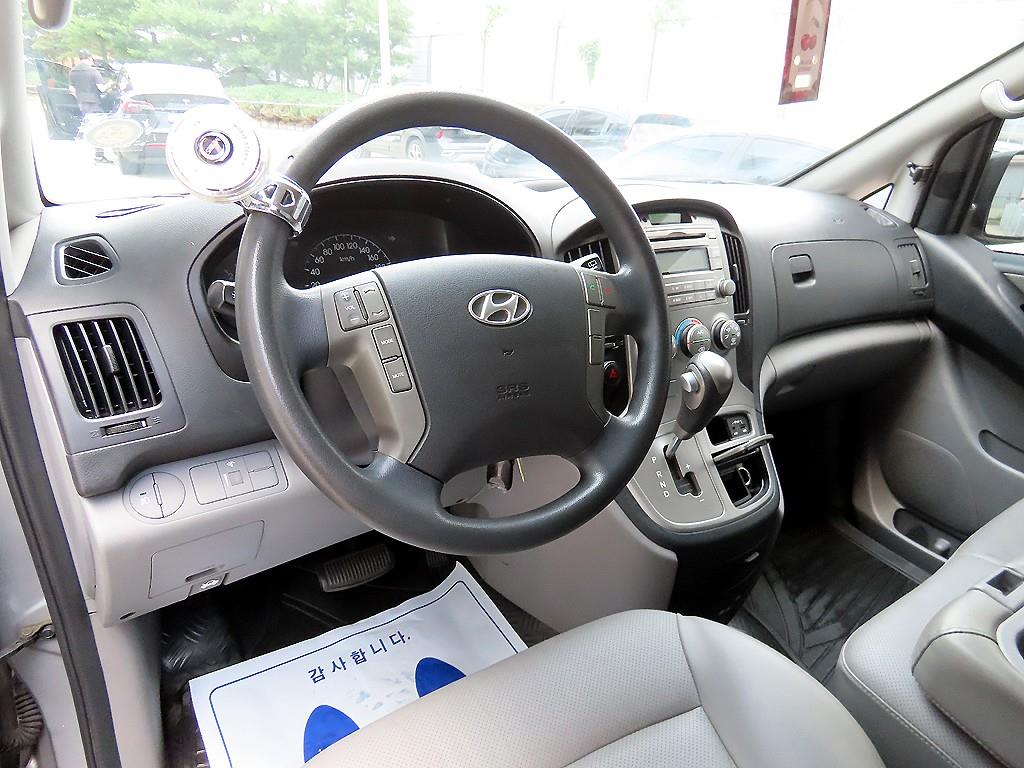 HYUNDAI Starex - Vista 9