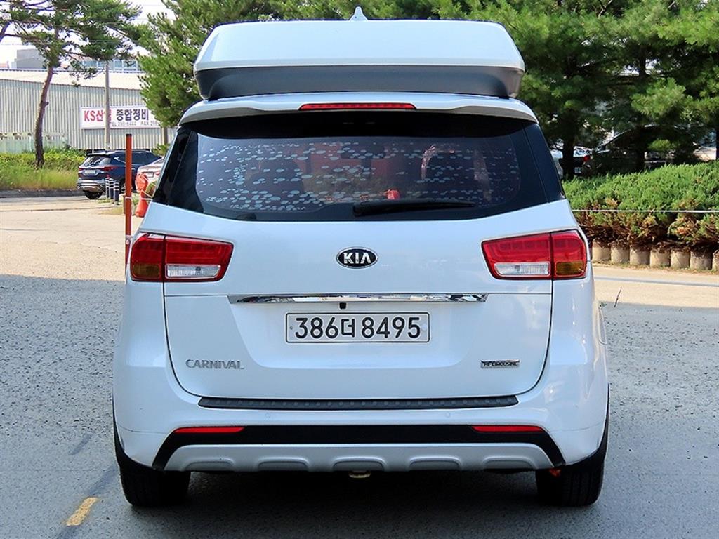 KIA Carnival - Vista 6