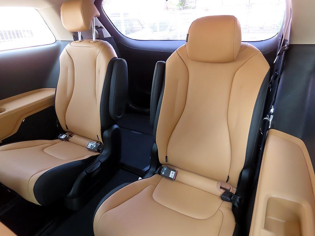 KIA Carnival - Vista 9