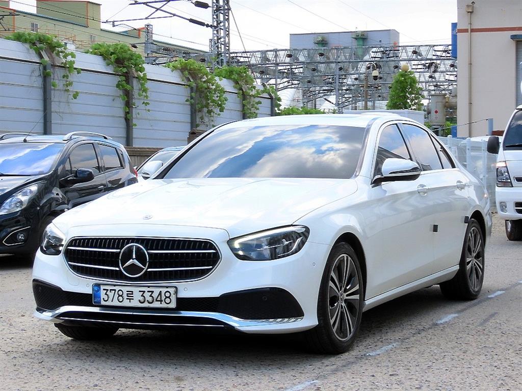 Mercedes Benz E class - Vista 2