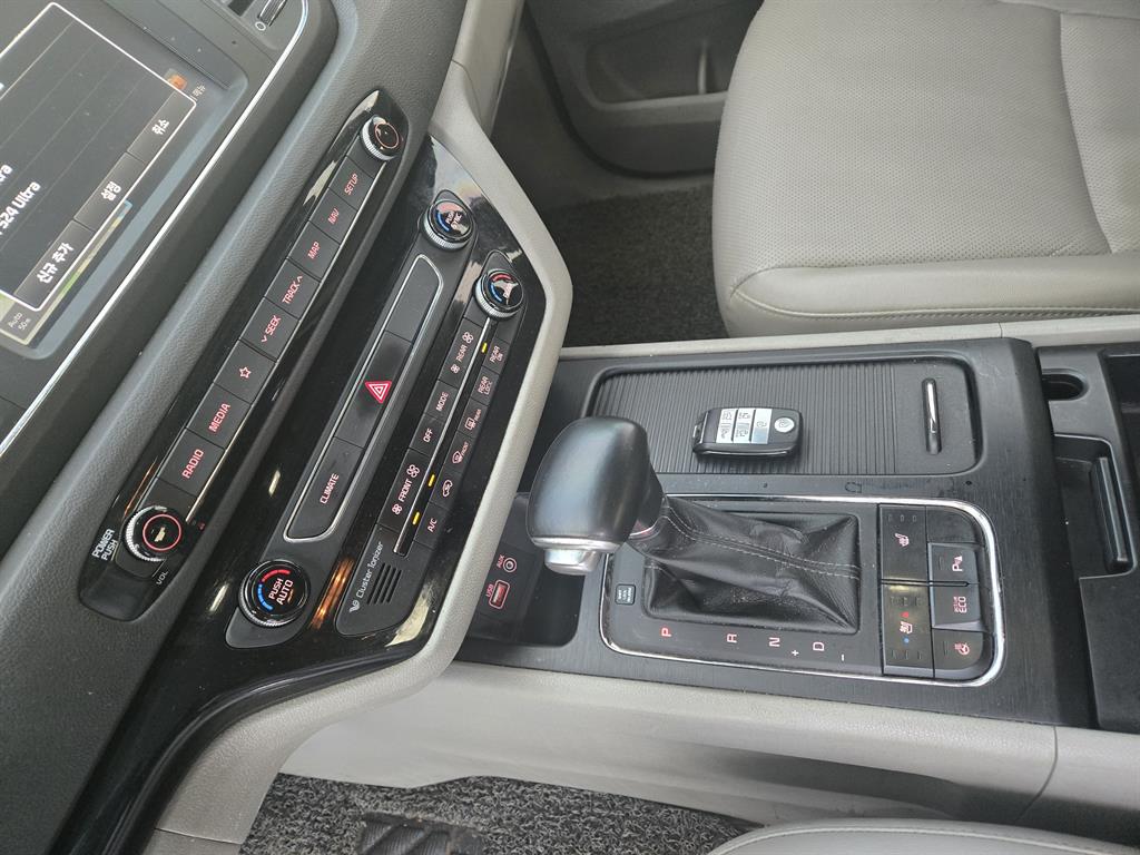 KIA Carnival 2018 Blanco - Importación desde Corea - HF Imports Iquique - Foto 14