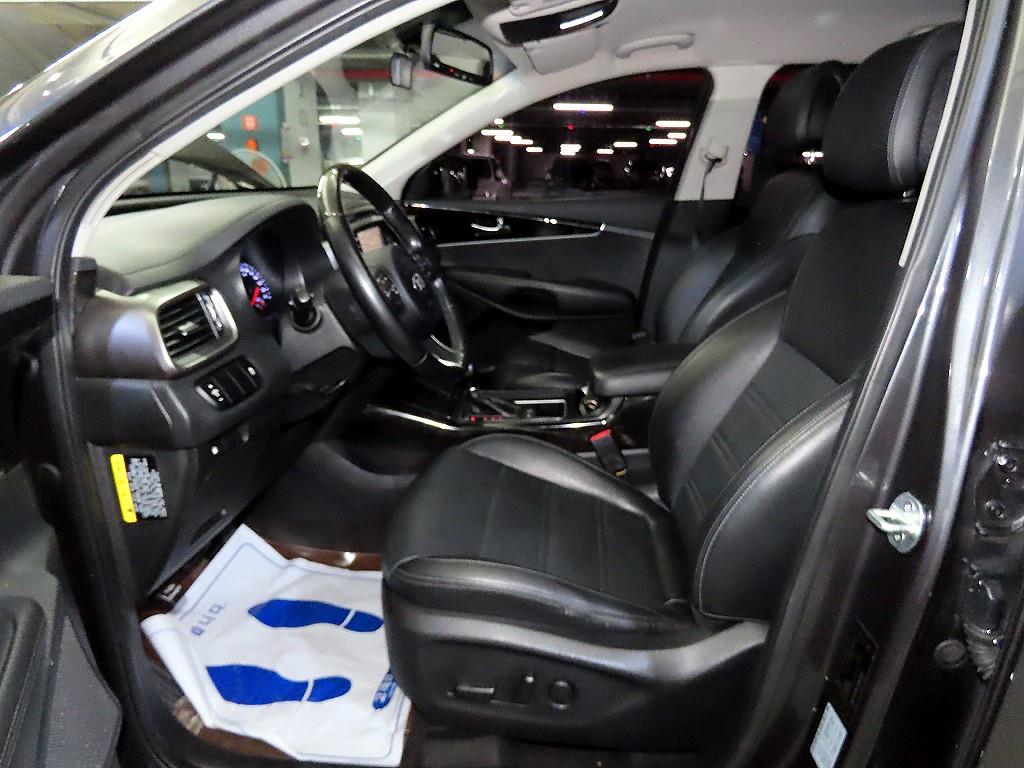 KIA Sorento - Vista 8