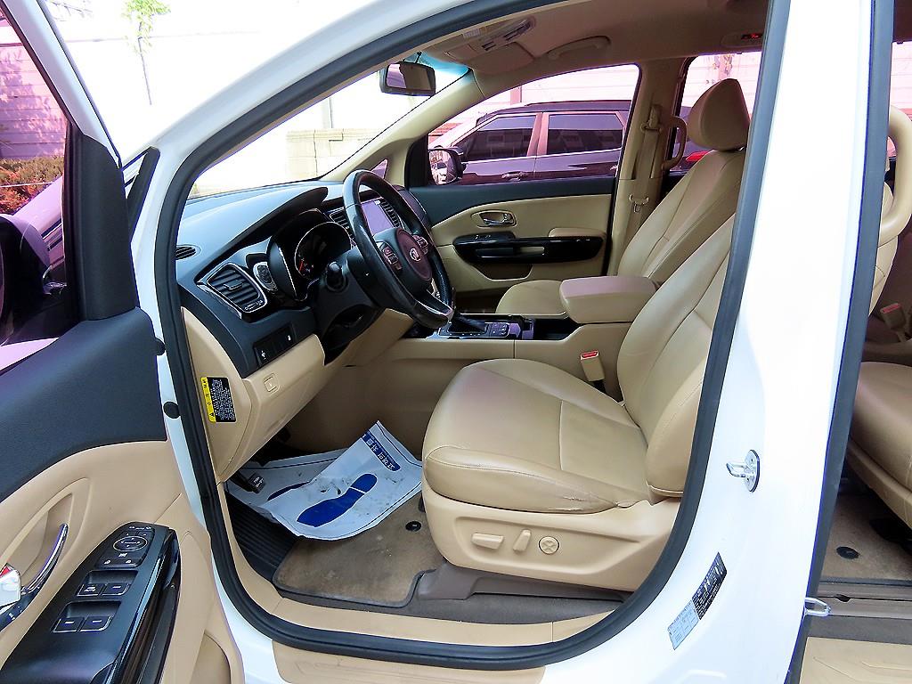 KIA Carnival - Vista 7