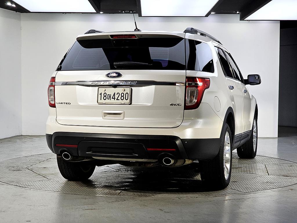 Ford Explorer - Vista 3