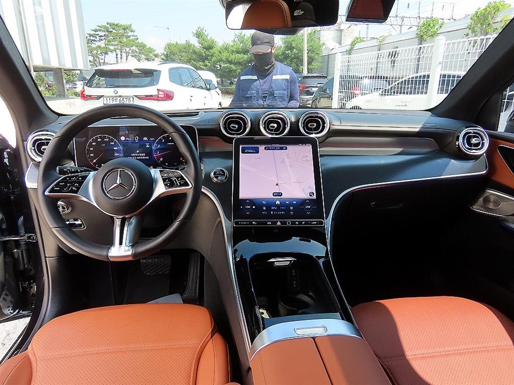 Mercedes Benz GLC Class - Vista 9