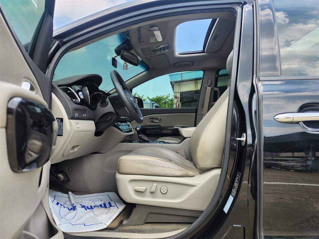 KIA Carnival - Vista 9