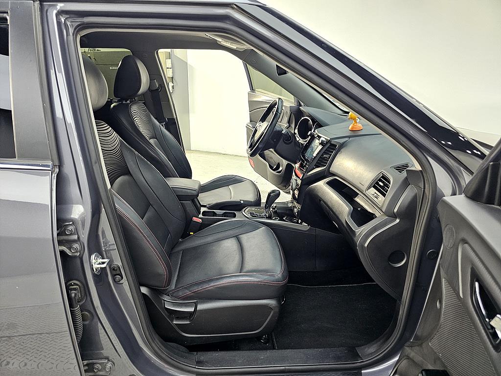 Ssangyong Tivoli 2016 Gris - Importación desde Corea - HF Imports Iquique - Foto 13