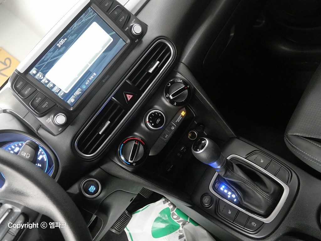 HYUNDAI Kona - Vista 11