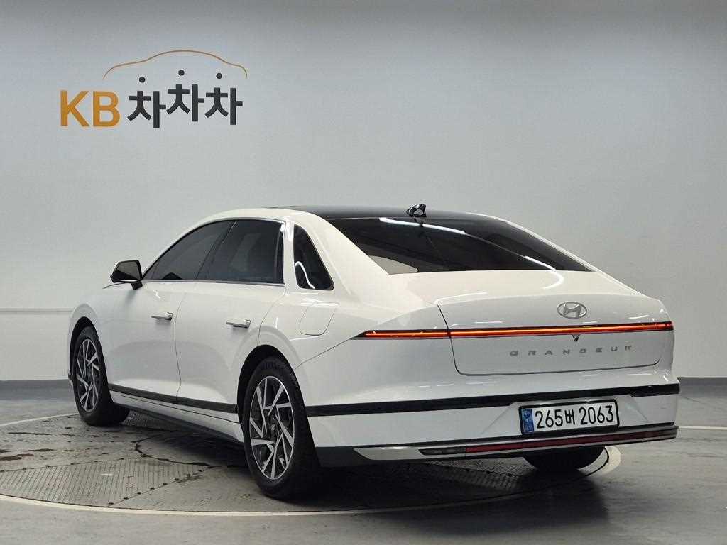 HYUNDAI Grandeur - Vista 2