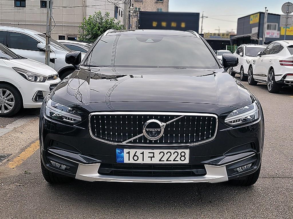 Volvo V90 2019 Negro - Importación desde Corea - HF Imports Iquique - Foto 1