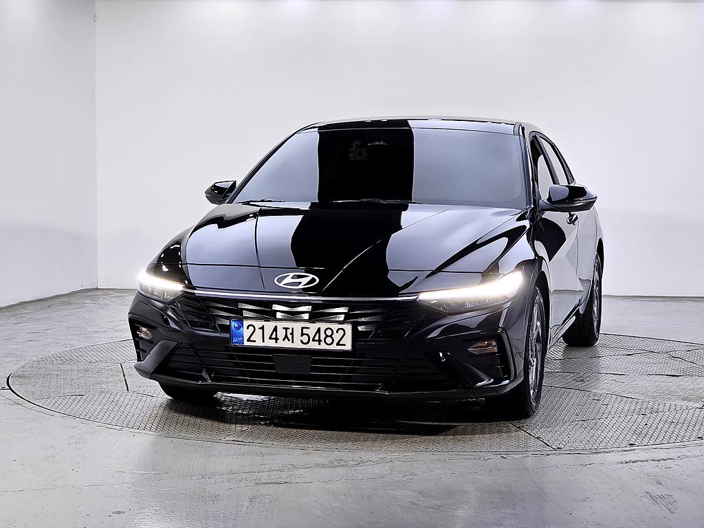 HYUNDAI Avante - Vista 2