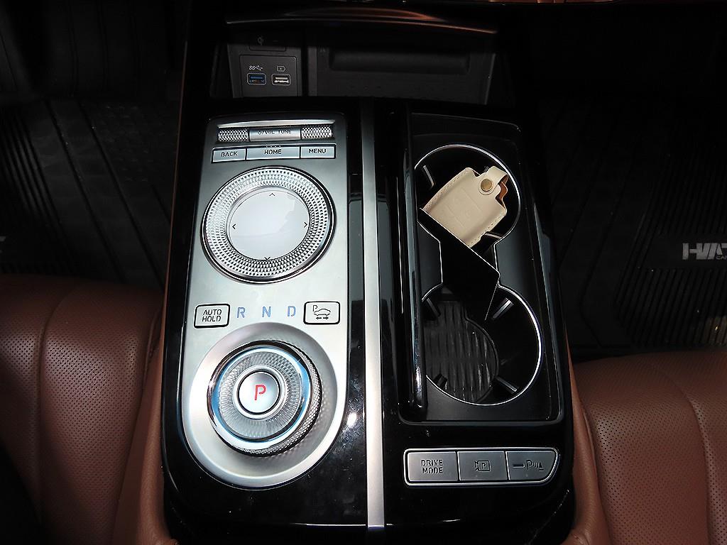 Genesis G80 - Vista 12