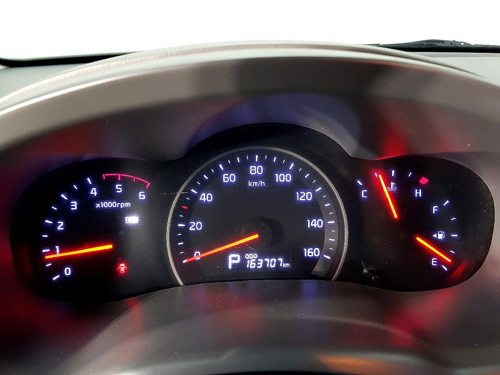 KIA Carnival - Vista 9