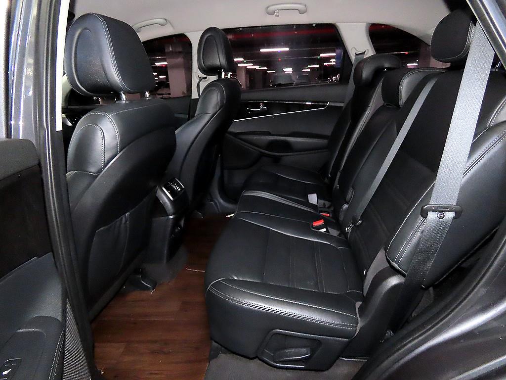 KIA Sorento - Vista 9