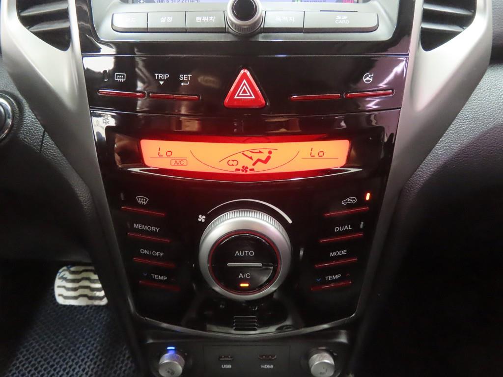 Ssangyong Tivoli 2016 Blanco - Importación desde Corea - HF Imports Iquique - Foto 14