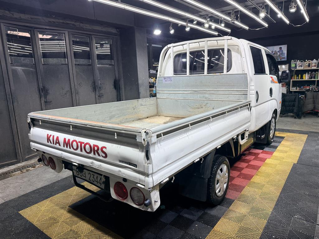 Small Truck Cargo (small) - Vista 3