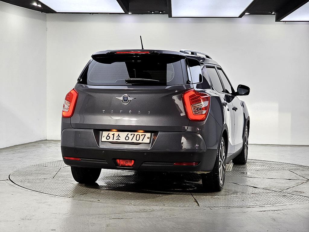 Ssangyong Tivoli - Vista 3