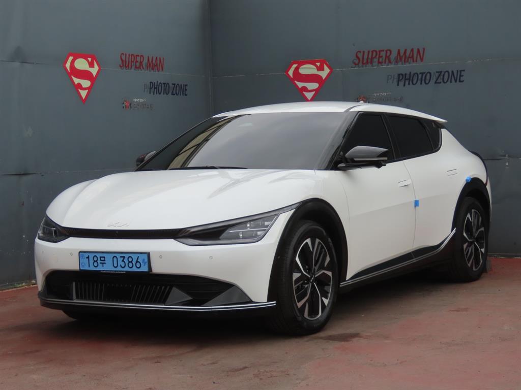 KIA EV6 2023 Blanco - Importación desde Corea - HF Imports Iquique - Foto 1