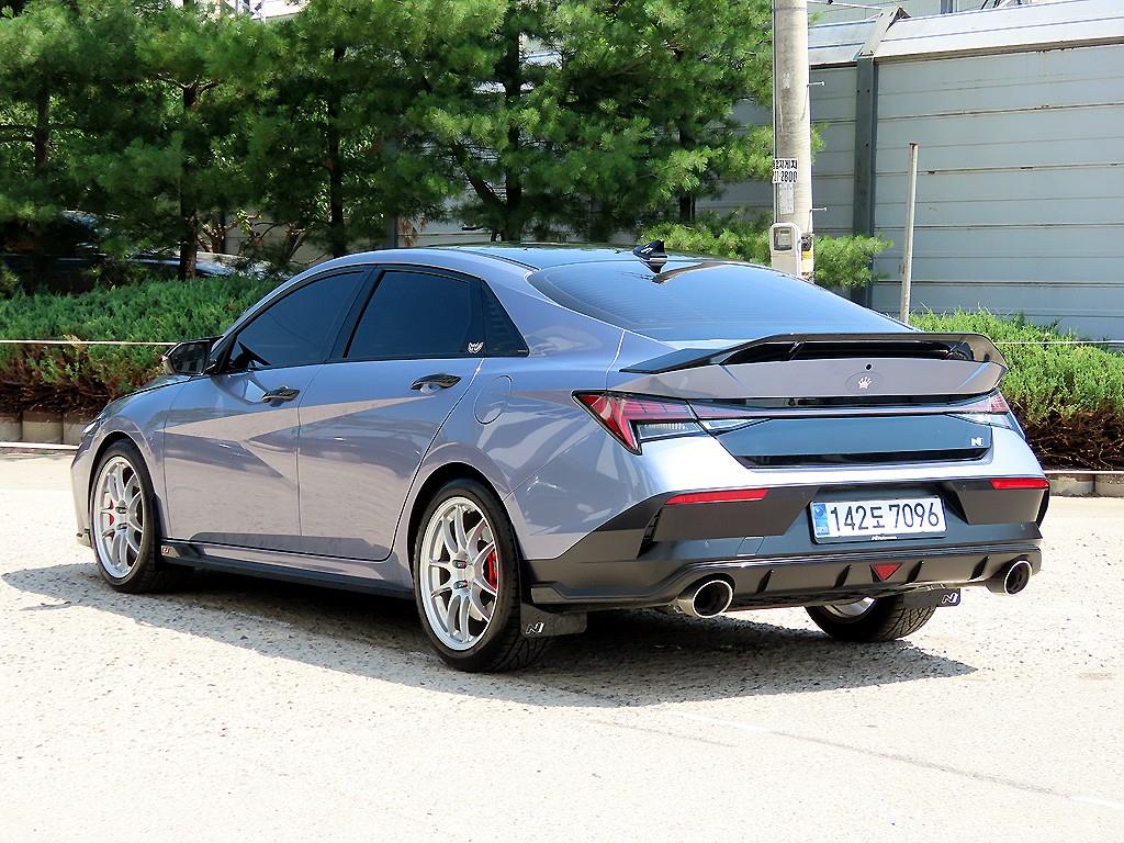 HYUNDAI Avante - Vista 3