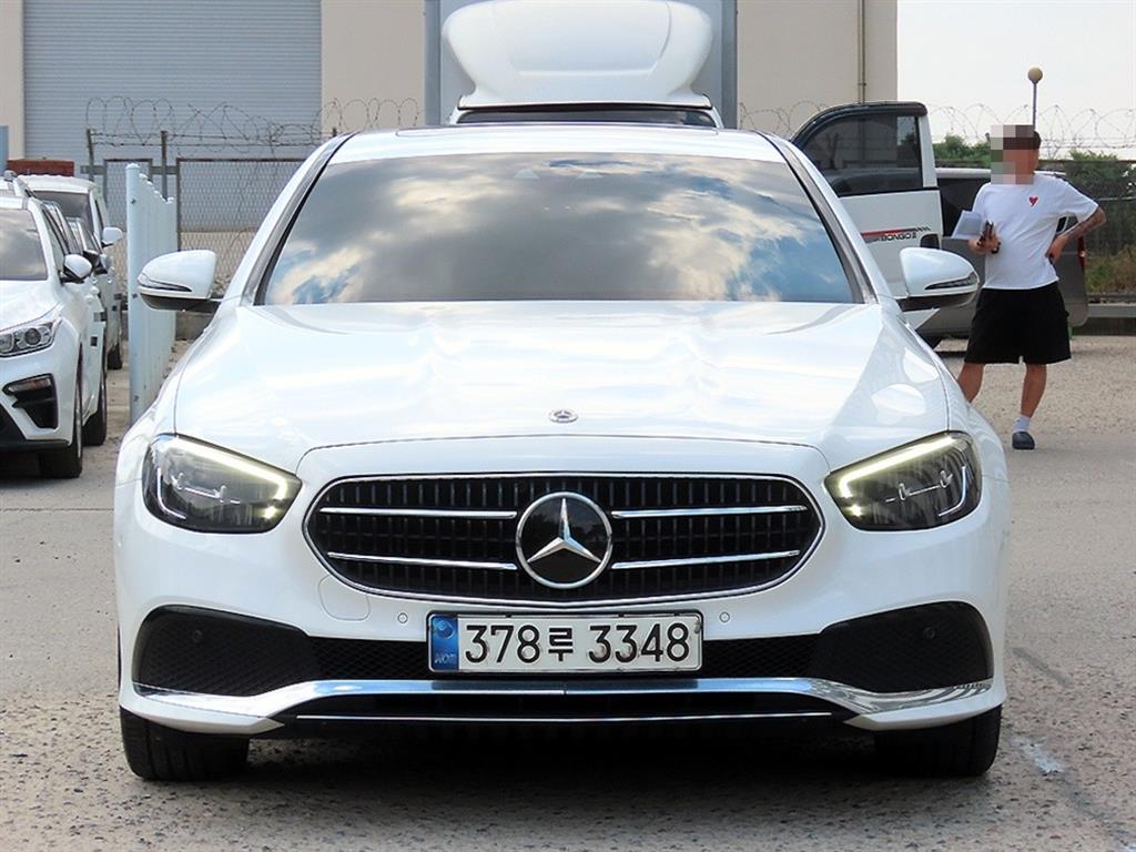 Mercedes Benz E class 2021 Blanco - Importación desde Corea - HF Imports Iquique - Foto 1