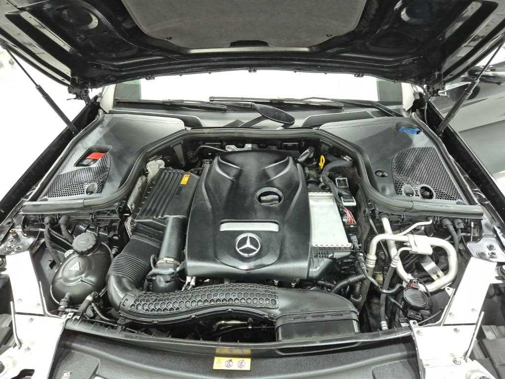 Mercedes Benz E class - Vista 7